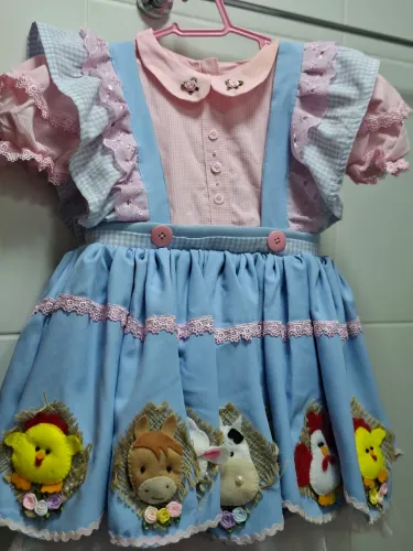 Vestido fazendinha 2 e 3 anos .
