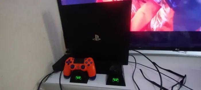 Vendo ou troco Ps4 Pro CUH-7214B