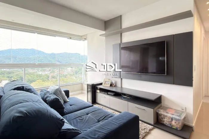 Apartamento semimobiliado à venda no bairro Velha 2 dormitórios, sendo 1 suíte, aproximad