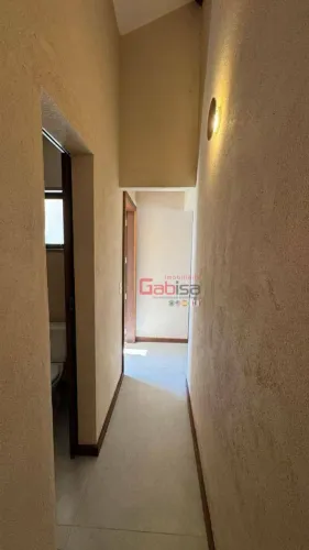 CASA NA MARINA BEM LOCALIZADA COM 4 SUITES, PISCINA 500 METROS DA PRAIA