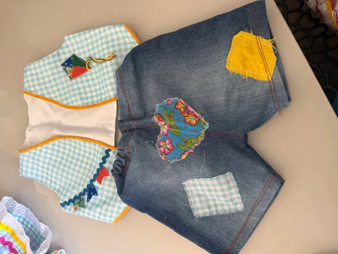 Coleta junino e shorts - menino 1 ano