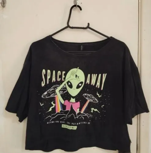 Cropped alien "Space away" Renner