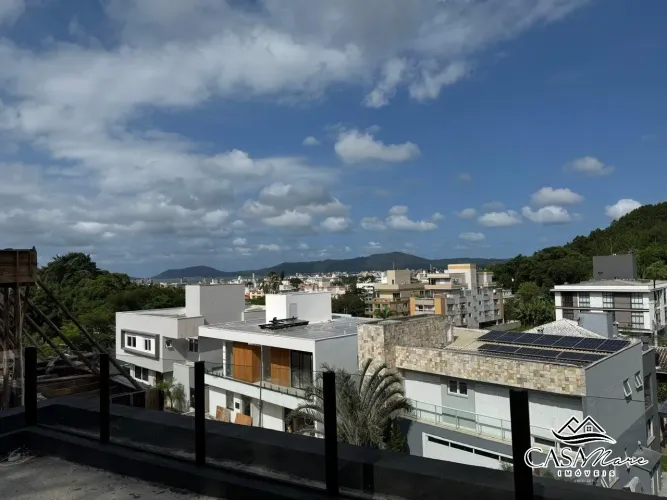 Casa à venda, 3 suítes, 3 vagas, 1 HB, Condomínio Gralha Azul Canajurê