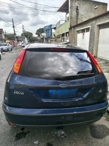 Ford Focus 1.8 16V 5P 2001