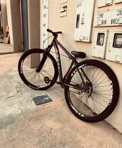 BICICLETA COLLI MONTADA ARO 29,RODA VMAX,PNEUS LEVORIN,MT 200,(ACEITO NEGOCIAÇÃO)