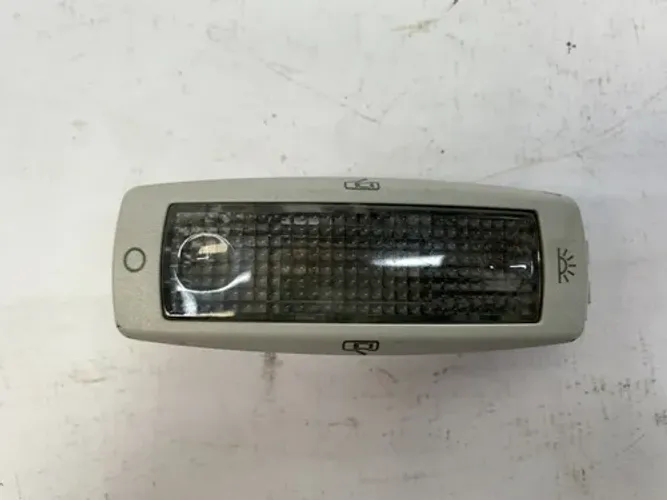 Luz Teto Traseira Esquerda Cortesia Passat Variant 1997 2000