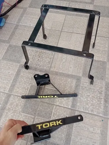 Suporte de baú para moto biz