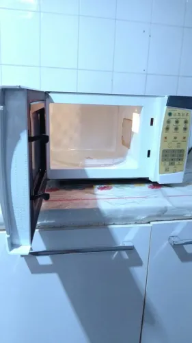 Micro-ondas Electrolux 20L digital Seminovo funcionando, completo, R$300, entrego com taxa