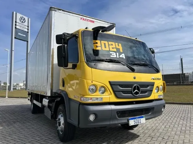 MB Accelo 1017 ano 2024/24