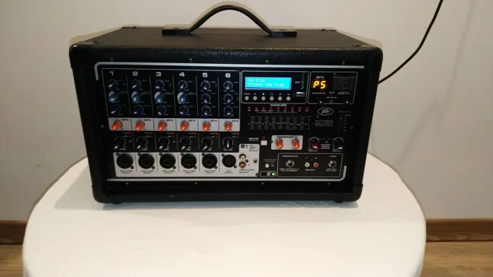 Mixer PEAVEY PVI6500 ATIVO AMPLIFICADO (LEIA A DESCRIÇÃO)
