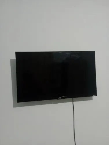 Vendo tv 32 polegadas muito nova