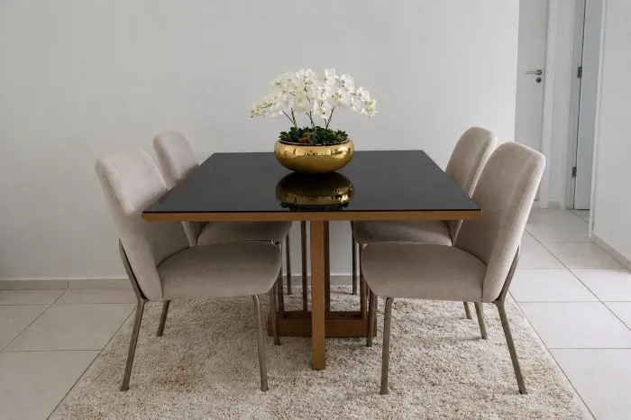 Mesa de Jantar Premium + 4 Cadeiras - Madeira Maciça Laqueada - RAIUGA