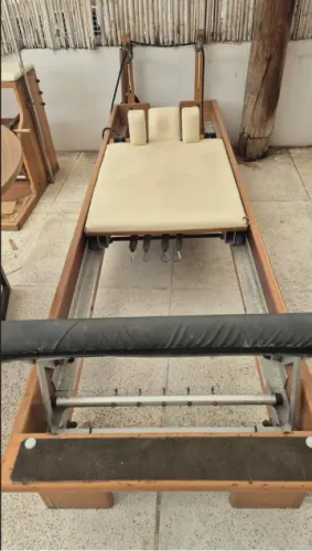 Aparelho de Pilates Reformer PhysioPilates