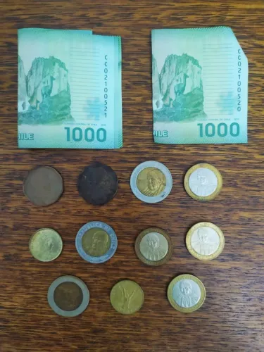 Conjunto de Moedas e Notas Antigas