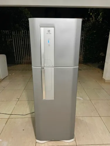 Geladeira Electrolux Frost free de 382 litros