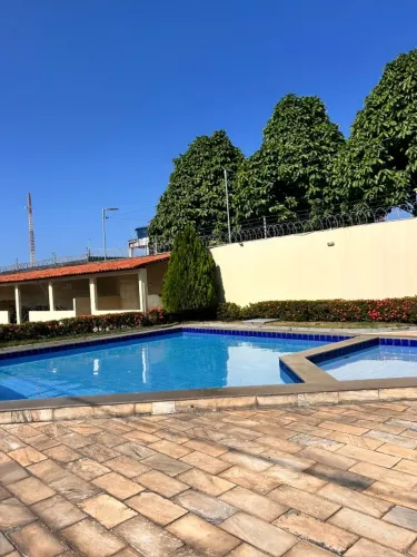 Alugo apartamento no Condomínio D'Italy, 02 quartos mobiliado. R$ 2.600 reais.
