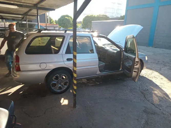 Ford Escort S.W GL 1.8i 16V 1999