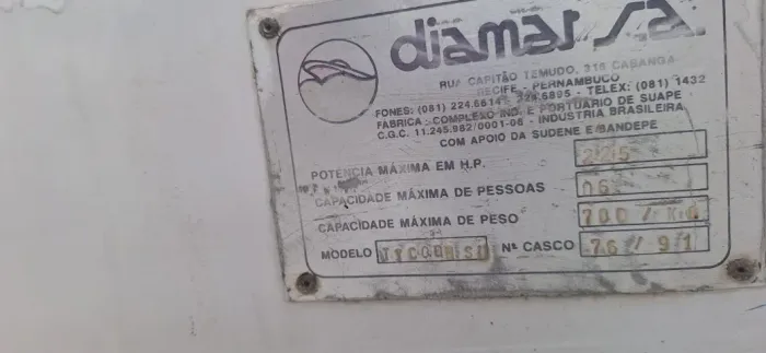 Lancha 23 pé pro fechada motor 225 hp Mercury optmax