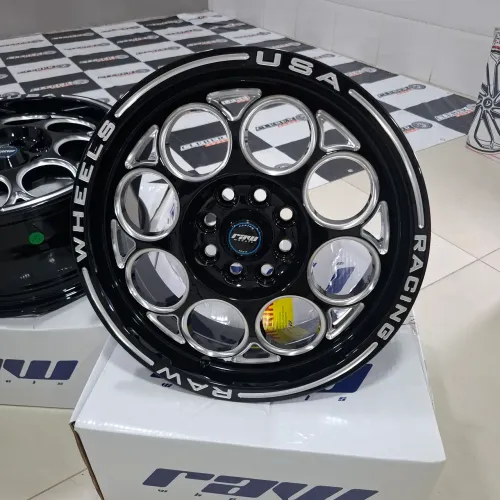 PAR DE Rodas 15" Raw Racing  Importadas 4x100<br>