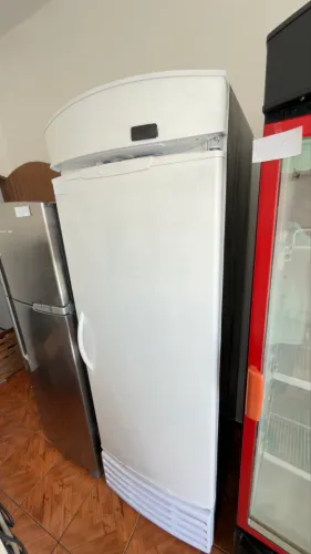 Cervejeira porta cega