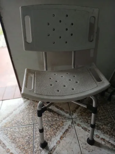 Cadeira de banho higiênico