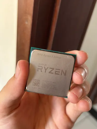 RYZEN 3 3200g