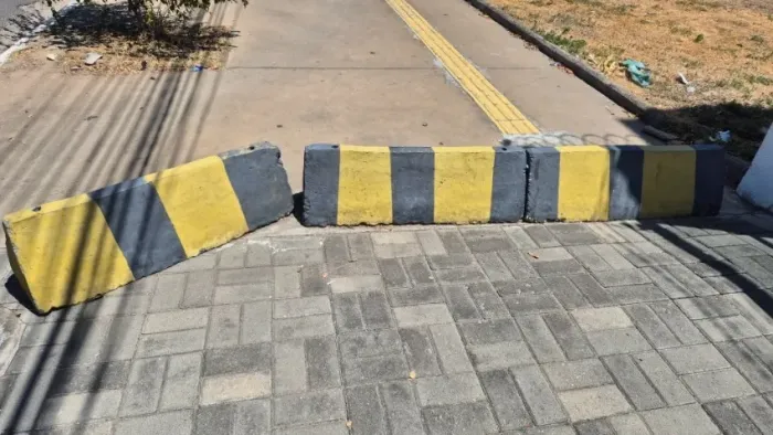 Doação de 03 Unidades de Gelo Baiano / Prisma de Concreto - Apenas Retirada