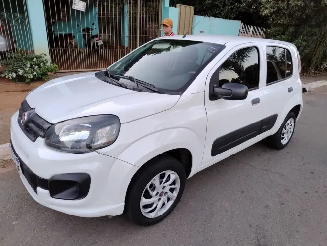 Fiat Uno Attractive 1.0 EVO Fire Flex 8V 5P 2020