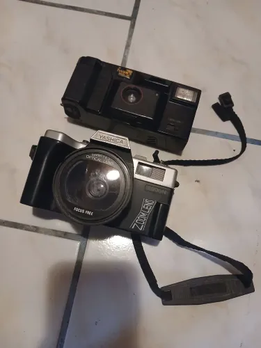 2 Câmeras Yashica LEIA