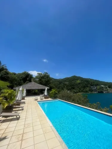Excelente casa triplex com 5 qtos (sendo 4suítes) no Condomínio Porto Peninsula-Angra dos 