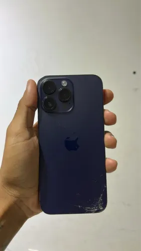 14 Pro Max - 128 GB Fundo trincado