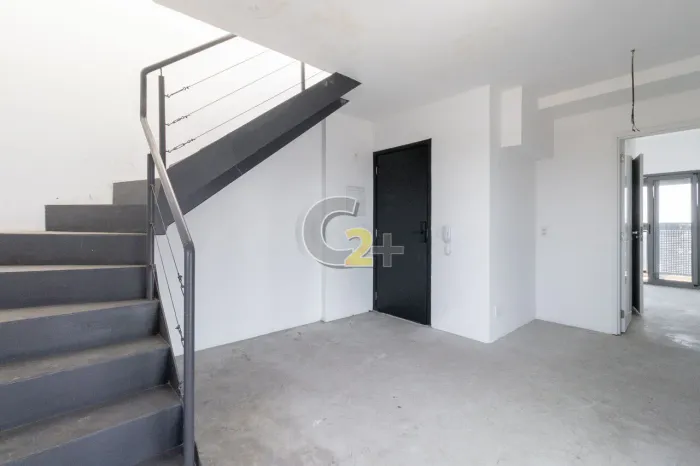 Cobertura Duplex à venda em Pinheiros com 1 quarto, 1 suíte e 2 vagas de garagem.