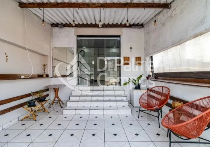 Imóvel (residencial ou comercial) com 120m2 para a locação no bairro Vila das mercês.