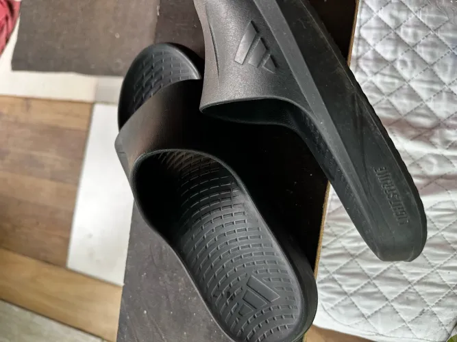 Vendo chinelo adidas 