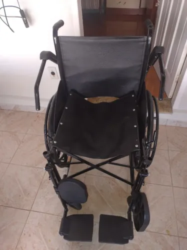 Cadeira de rodas dobrável Jaguaribe