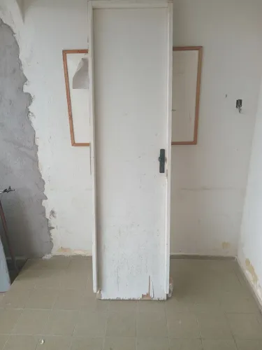 Porta para banheiro  210x55cm em bom estado