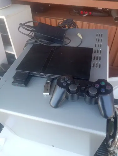 PS2 slin com 1 controle 180 jogos no pendrive raridade!
