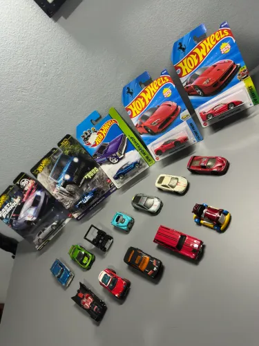 Hot Wheels 17 minis