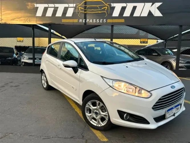 Ford Fiesta 1.6 16V Flex Aut. 5P 2015