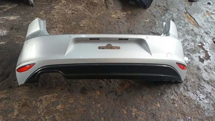 Para choque traseiro original Golf TSI 2014 a 2020 5GM 807421