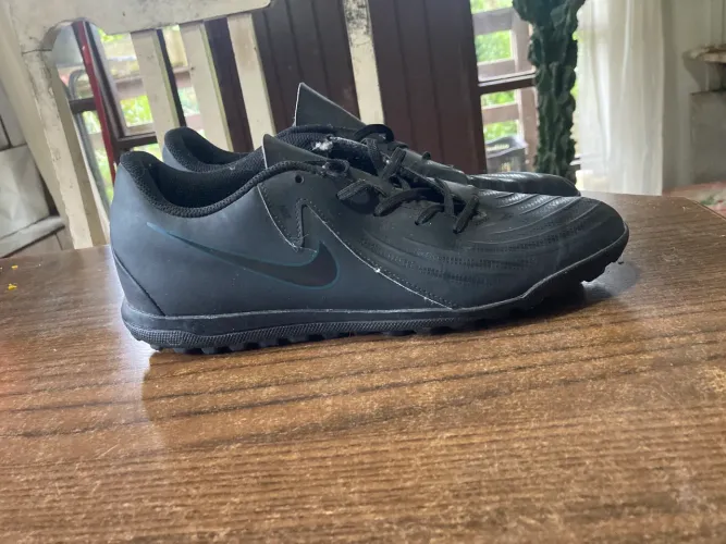 Chuteira Nike society