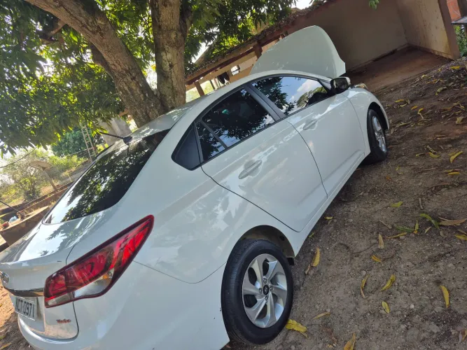 Hyundai HB20S Comfort Style 1.0 TB Flex 12V Mec. 2017