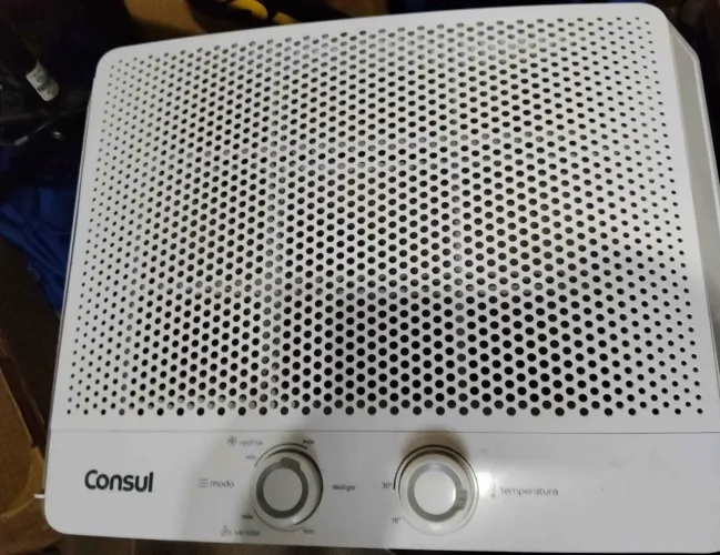 Vendo ar condicionado Consul 10.000 BTUs novo usado por 6 meses. Com nota fiscal