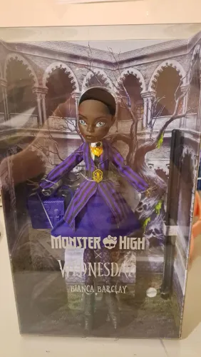 Bianca Barclay Monster High Skullector Wandinha