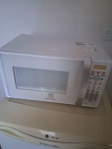 Micro-ondas Electrolux 20 L - Branco