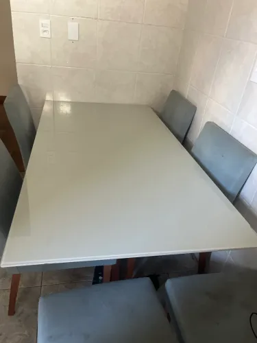 Mesa para sala ou cozinha