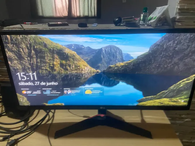 MONITOR LG ULTRAWIDE 29" (Estado de Novo!) - Produtividade e Games em Dobro