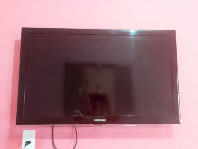 Tv 43" com defeito