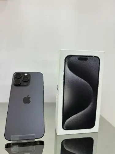 iPhone 15 pro max ,256gb semi novo / loja dentro do mercado Assai no campo belo 