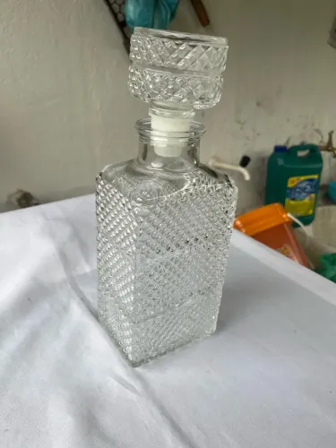 Garrafa de bebida antiga.  